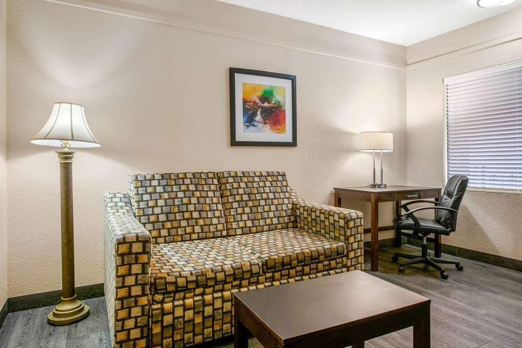 Quality Inn & Suites Jacksonville-Baymeadows Exterior photo