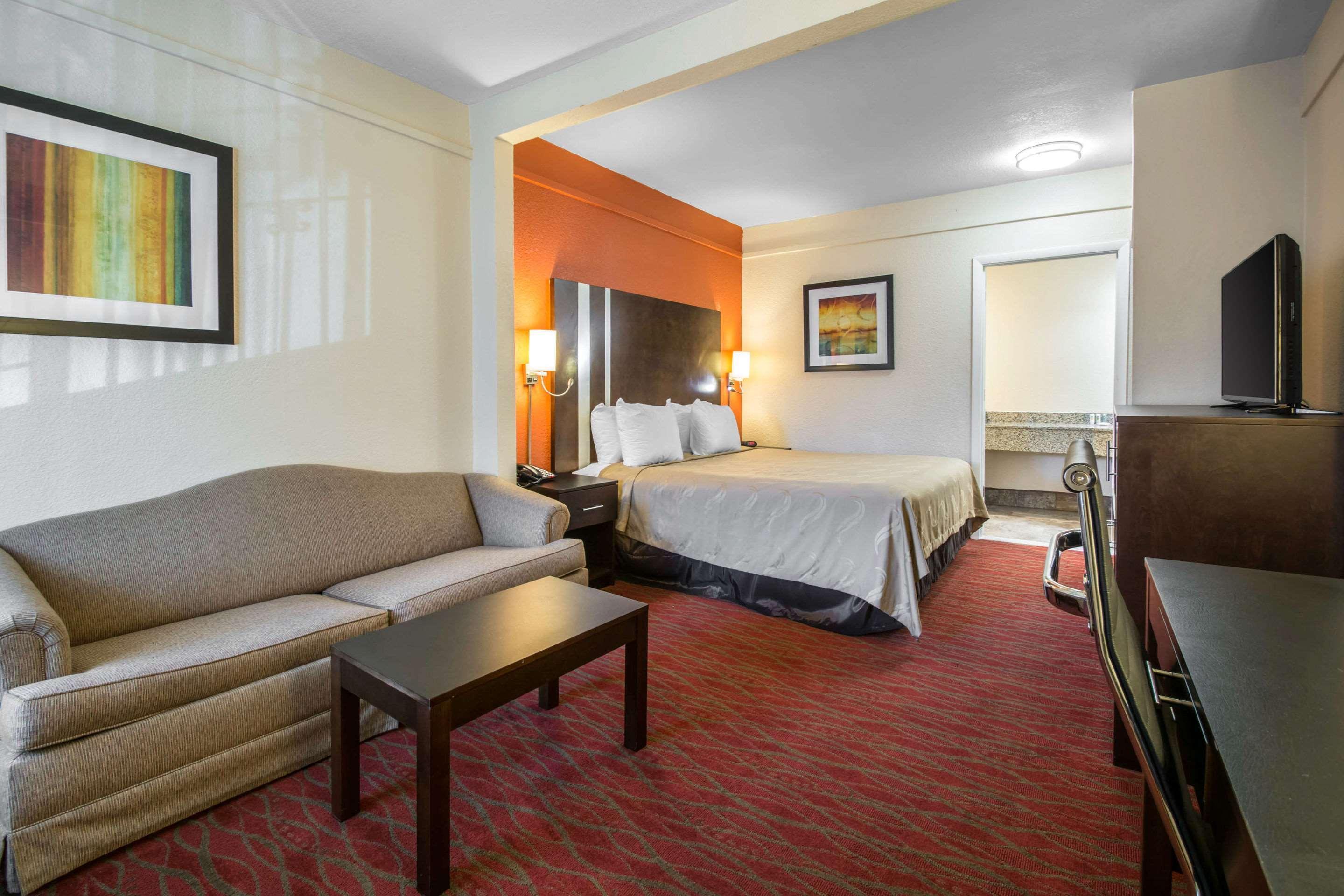 Quality Inn & Suites Jacksonville-Baymeadows Exterior photo