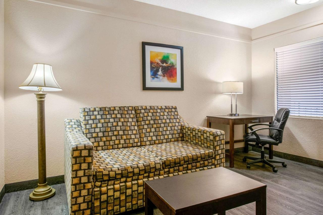 Quality Inn & Suites Jacksonville-Baymeadows Exterior photo
